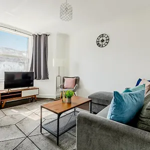 Bright 2br Flat, Forest Gate, East Londres